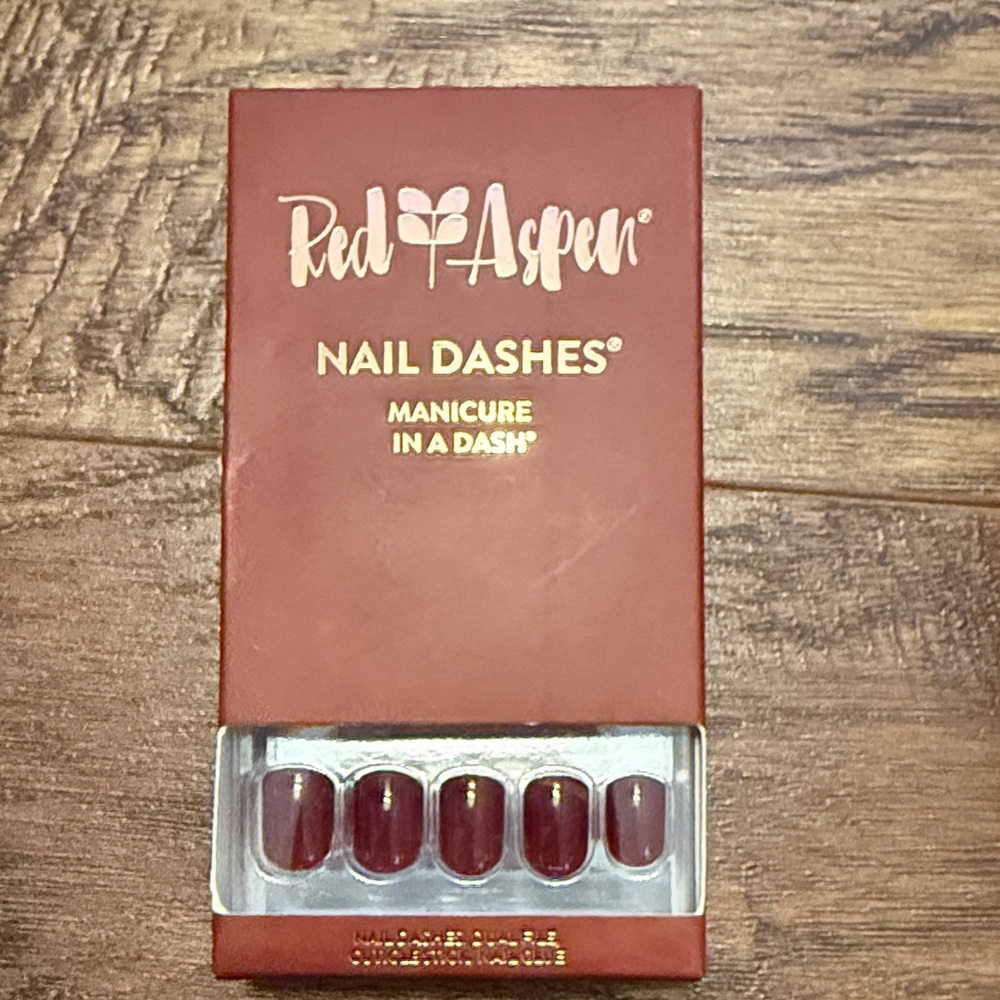 Red Aspen Nail Dashes - Burgundy